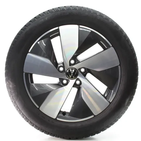 Background image for VW Passat B9 Variant CJ5 Winterräder Bologna Pirelli 215/55R17 DOT25 3J0601025K