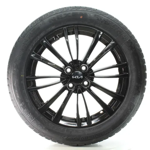 Background image for KIA Stonic YB Winterräder 8-Doppelspeichen Nexen 205/55R17 95V DOT25 KBA53499