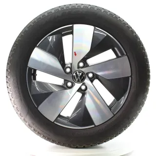 VW Passat B9 Variant CJ5 Winterräder Bologna Pirelli 215/55R17 DOT25 3J0601025B - Bild 2