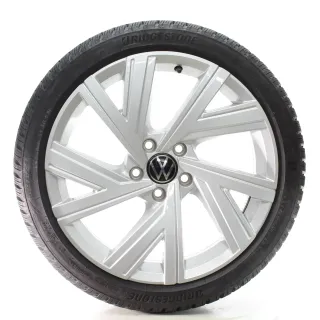 VW Golf 8 VIII CD1 Winterräder Bergamo Bridgestone 225/40R18 DOT25 5H0601025AB - Bild 5