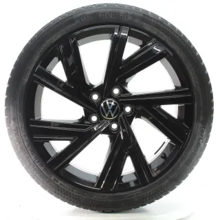 VW Golf 8 VIII CD1 Winterräder Bergamo Schwarz Conti 225/40R18 DOT23 5H0601025M - Bild 1