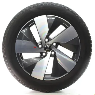 VW Passat B9 Variant CJ5 Winterräder Bologna Pirelli 215/55R17 DOT25 3J0601025K - Bild 1