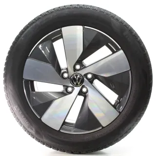 VW Passat B9 Variant CJ5 Winterräder Bologna Pirelli 215/55R17 DOT25 3J0601025K - Bild 2