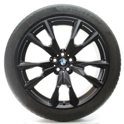 Background image for BMW X7 G07 Winterräder M V-Speiche 755 Pirelli 275/40-315/35R22 DOT24 8074221