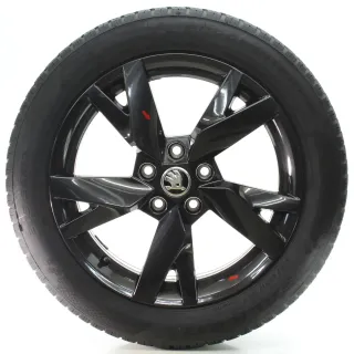 Skoda Octavia IV NX Winterräder Lyra Falken 205/55R17 95V DOT23 5E3601025AE - Bild 2