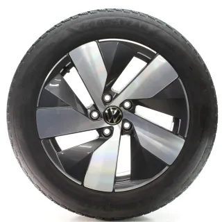 VW Passat B9 Variant CJ5 Winterräder Bologna Goodyear 215/55R17 DOT24 3J0601025B - Bild 4