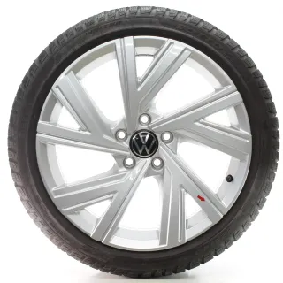 VW Golf 8 VIII CD1 Winterräder Bergamo Pirelli 225/40R18 92V 5H0601025AB - Bild 2