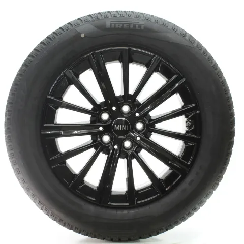 Background image for MINI Countryman U25 Winterräder V-Speiche 833 Pirelli 205/65R17 DOT24 5A094B2