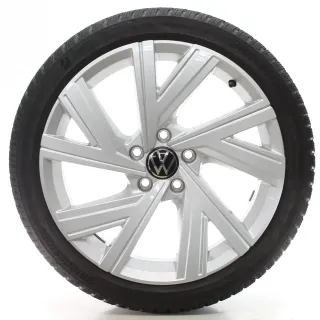 VW Golf 8 VIII CD1 Winterräder Bergamo Bridgestone 225/40R18 DOT25 5H0601025AB - Bild 3