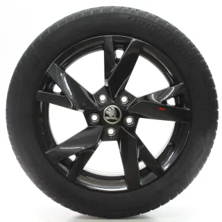 Skoda Octavia IV NX Winterräder Lyra Bridgestone 205/55R17 5E3601025AE - Bild 3