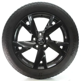 Skoda Octavia IV NX Winterräder Lyra Bridgestone 205/55R17 95V DOT22 5E3601025AE - Bild 3