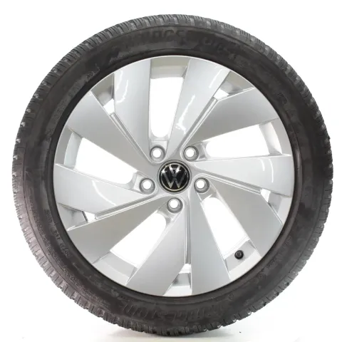 Background image for VW Golf VIII CD1 CG5 Winterräder Belmont Bridgestone 205/50R17 DOT25 5H0601025B