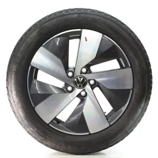VW Passat B9 Variant CJ5 Winterräder Bologna Goodyear 215/55R17 DOT25 3J0601025B - Bild 4