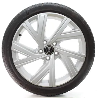 VW Golf 8 VIII CD1 Winterräder Bergamo Bridgestone 225/40R18 DOT25 5H0601025AB - Bild 3