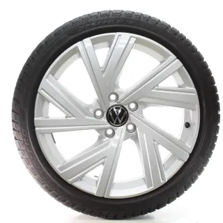VW Golf VIII CD1 Winterräder Bergamo Pirelli 225/40R18 92V DOT25 5H0601025AE - Bild 4
