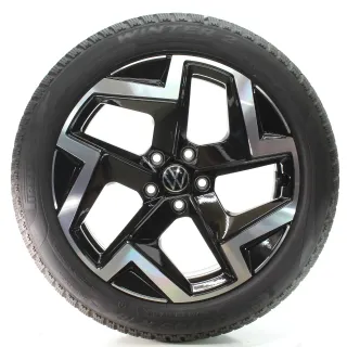 VW Passat B9 Variant CJ5 Winterräder Coventry Pirelli 235/45R18 DOT25 3J0601025M - Bild 4