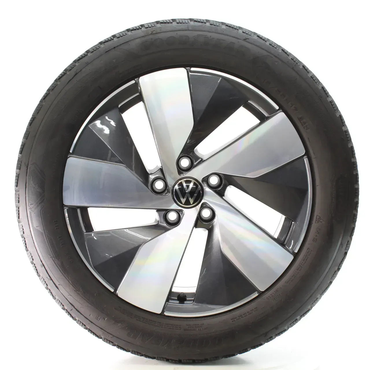 VW Passat B9 Variant CJ5 Winterräder Bologna Goodyear 215/55R17 DOT25 3J0601025B - Bild 1