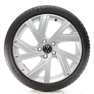 VW Golf VIII CD1 Winterräder Bergamo Bridgestone 225/40R18 92V DOT25 5H0601025AE - Bild 3
