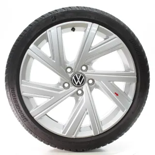 VW Golf 8 VIII CD1 Winterräder Bergamo Bridgestone 225/40R18 DOT23 5H0601025AB - Bild 3
