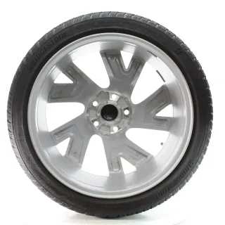 VW Golf VIII CD1 Winterräder Bergamo Bridgestone 225/40R18 92V DOT25 5H0601025AE - Bild 6