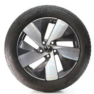 VW Passat B9 Variant CJ5 Winterräder Bologna Goodyear 215/55R17 DOT25 3J0601025B - Bild 4