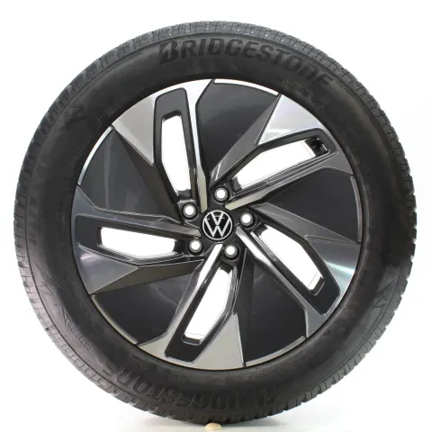 Background image for VW ID.4 E21 ID.5 E39 Winterräder Hamar Bridgestone 235/55R19 DOT23 11A601025M