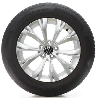 VW Tiguan AD1 BW2 Winterräder Montana Pirelli 215/65R17 99H DOT23 5NA601025 - Bild 1