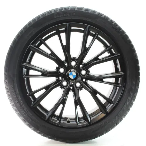 Background image for BMW 3er G20 G21 Winterräder Doppelspeiche 796 M Pirelli 225/45-255/40R18 6885305