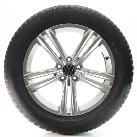 Background image for VW Tiguan II AD1 BJ Winterräder Sebring Yokohama 235/55R18 100V DOT24 5NA601025M