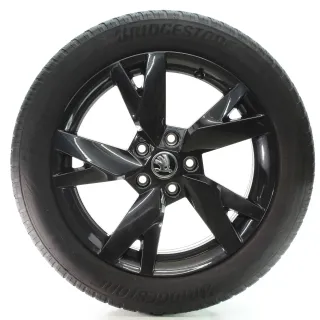 Skoda Octavia IV NX Winterräder Schwarz Lyra Bridgestone 205/55R17 5E3601025AE - Bild 1