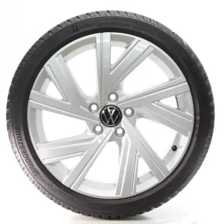 VW Golf 8 VIII CD1 Winterräder Bergamo Bridgestone 225/40R18 DOT24 5H0601025AB - Bild 3