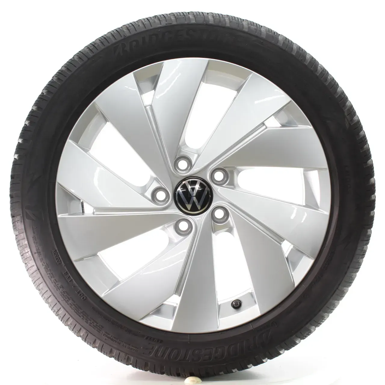 VW Golf VIII CD1 CG5 Winterräder Belmont Bridgestone 205/50R17 DOT24 5H0601025B - Bild 1