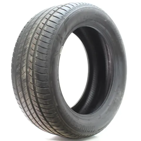 Background image for Sommerreifen Bridgestone Alenza 001 * XL 265/50 R19 110W DOT24 DEMO 1Stk