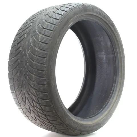 Background image for Winterreifen Nankang Winter Activa SV-3 XL 275/35 R20 102W DOT25 1Stk