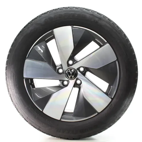 Background image for VW Passat B9 Variant CJ5 Winterräder Bologna Goodyear 215/55R17 DOT25 3J0601025B