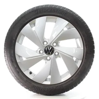 VW Golf VIII CD1 CG5 Winterräder Belmont Bridgestone 205/50R17 DOT25 5H0601025B - Bild 4
